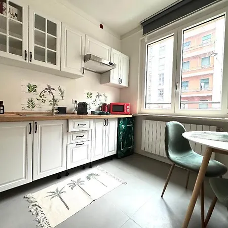 Rainbow Flat- Monolocale Luminoso Apartment