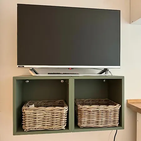 Rainbow Flat- Monolocale Luminoso Apartment