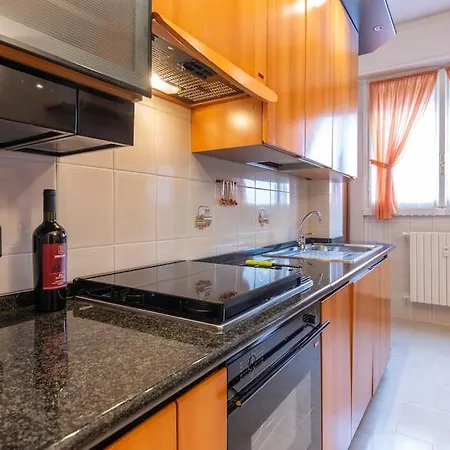 Italianflat - Tolstoi M4 - Large 1 Bedroom Balcony Appartamento *