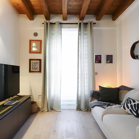 Primopiano - Zumbini Apartament Mediolan