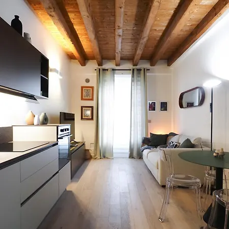 Primopiano - Zumbini Apartament Mediolan