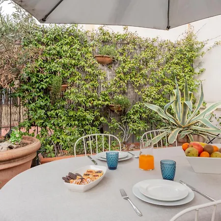 Pontaccio, 4 - Vivere In Brera, Con Ampio Terrazzo *