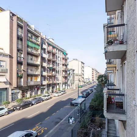 Ospitali - Dimora Tina, Ampio Trilocale In Zona Lambrate Comodo X4 Apartament