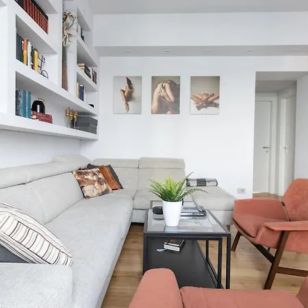 Piazza Gramsci - Splendido Trilocale Con 2 Appartamento