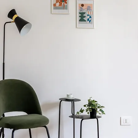 The Rent - Spacious And Renovated Two-bedroom Downtown