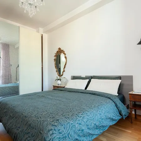 Two Spacious Bedrooms 1 Minute To Metro Stop * מילאנו