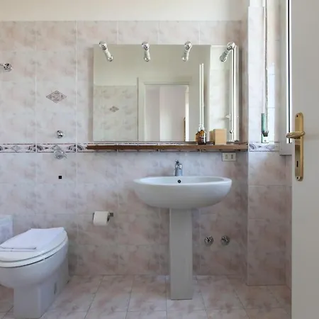 Hacca Collection - Isola 1br