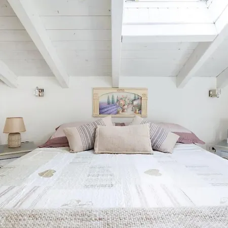 Elegant Triplex Townhouse With Luxe Terrace