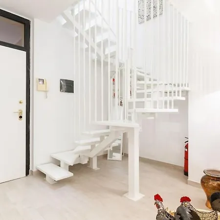 Elegant Triplex Townhouse With Luxe Terrace