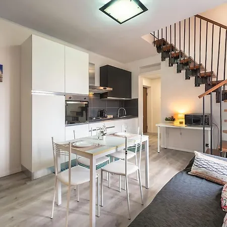 Ampio Quadrilocale Navigli/forum + Free Parking Apartament