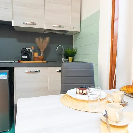 We - Napo Tower 22 דירה *