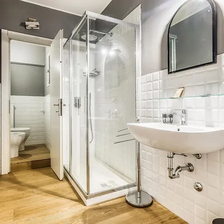 In Brera Via San Marco- 5pax