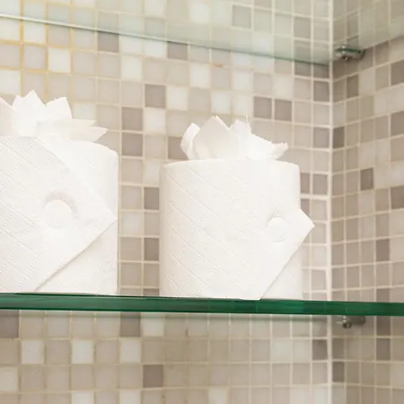 Artstay - Exclusive Apt, Free Parking, Metro, Tram