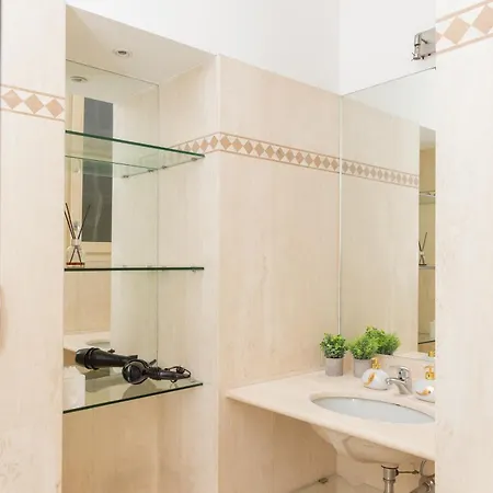 Апартаменты Artstay - Exclusive Apt, Free Parking, Metro, Tram Милан