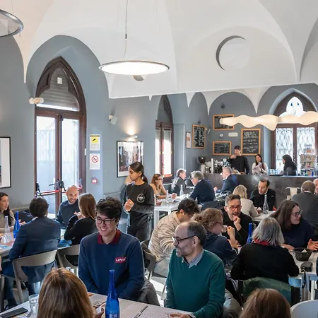 Babila Hostel&bistrot Ostello *