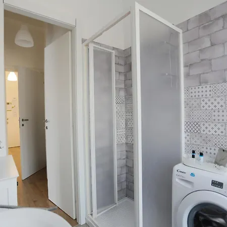 The Rent - Cozy Two-bedroom Near Colonne S Lorenzo Apartment *