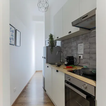 Apartment The Rent - Cozy Two-bedroom Near Colonne S Lorenzo Milan