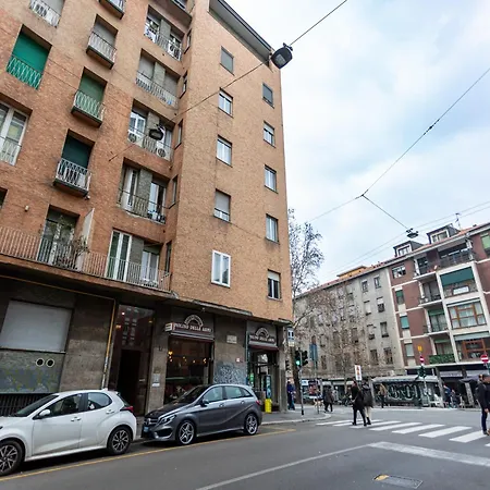 Apartment The Rent - Cozy Two-bedroom Near Colonne S Lorenzo Milan