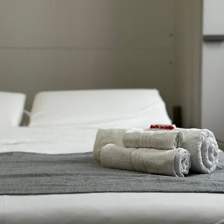 Apartment Regina In Corso Lodi - Sky Tv, Wifi E Breakfast Box Mailand