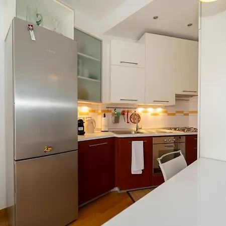 A 500 Metri Da San Siro Mediolan