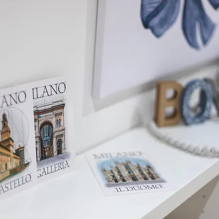 Stayeasy Quadronno33 - 3 Bedrooms, 2 Baths - Duomo Walking Distance * Milano