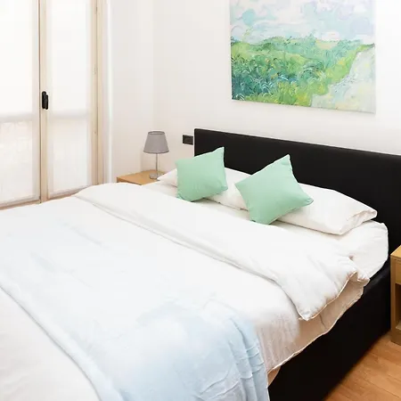 Mint - Van Gogh - Dome Cathedral Apartment