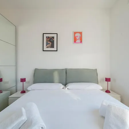 Loft Charme: Bilocale Con Balcone Milaan