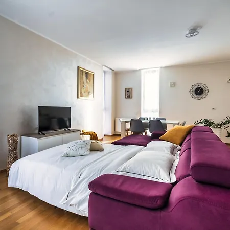 Apartamento 5 Min Walk From Subway Elegant & Modern Milán