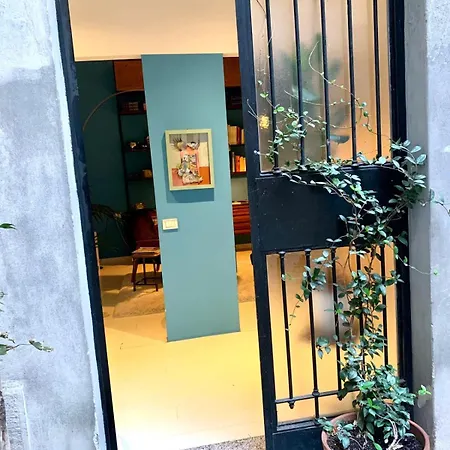 Station/duomo Area Stylish