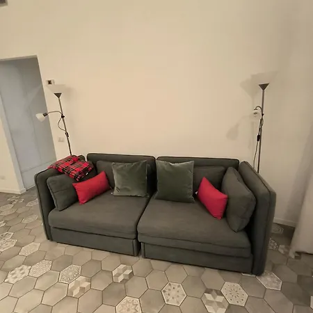 Nella Movida Di Isola-porta Nuova Lejlighed