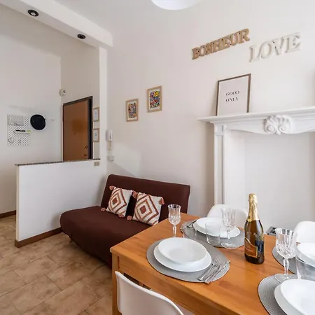 Elegant Near Metro Porta Romana,3 Fermate Subway-stop A Duomo, Wifi-netflix Free
