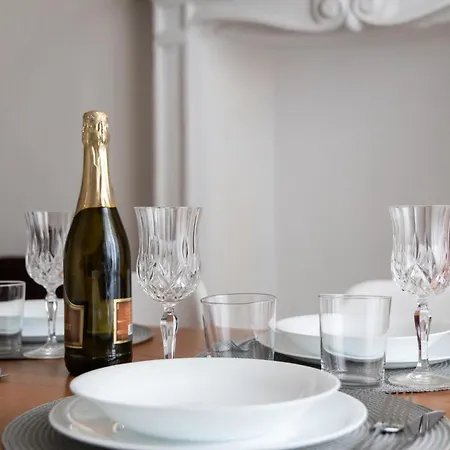 Elegant Near Metro Porta Romana,3 Fermate Subway-stop A Duomo, Wifi-netflix Free *