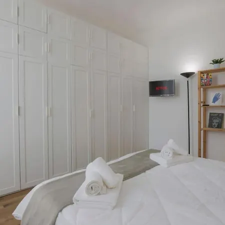 Appartement *navigli Art Attic*designarea Milan-wifi-netflix *