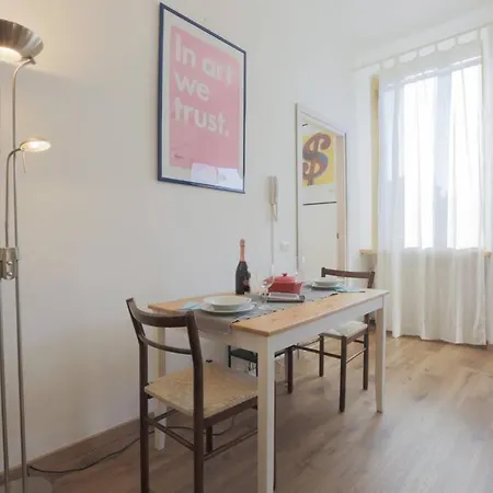 *navigli Art Attic*designarea Milan-wifi-netflix Appartement