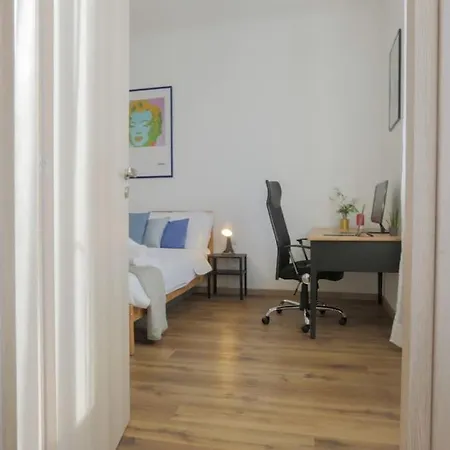 Appartement *navigli Art Attic*designarea Milan-wifi-netflix *