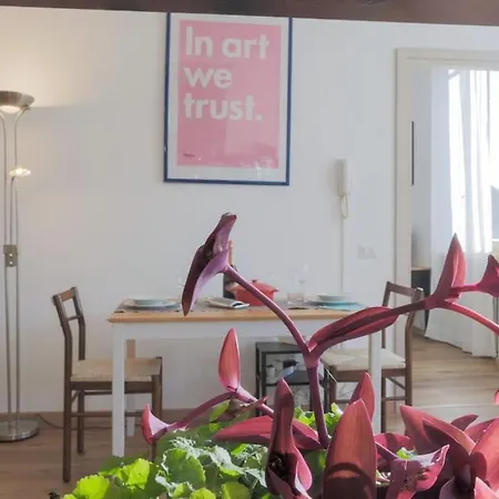 *navigli Art Attic*designarea Milan-wifi-netflix Appartement Milaan