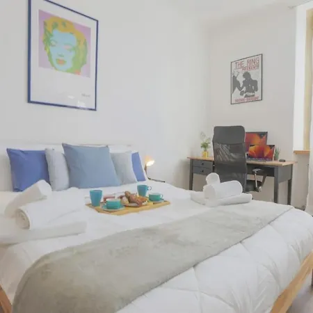 *navigli Art Attic*designarea Milan-wifi-netflix Appartement *