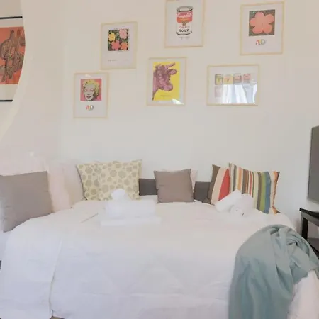 *navigli Art Attic*designarea Milan-wifi-netflix Milaan