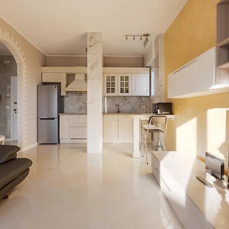 Niguarda Bright W/ Balcony *