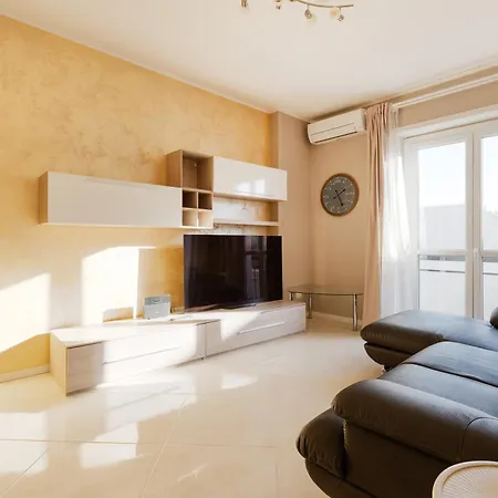 Niguarda Bright W/ Balcony Apartment *