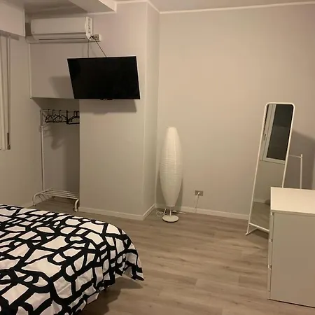 Lejlighed Besana Rent House *