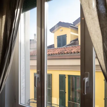 Casa Brera - Via Madonnina View *