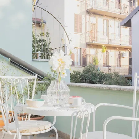 Easylife - Privata Con Giardino A Nolo 아파트