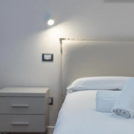 Navigli - Uni Bocconi Elegant Suite, Wi-fi, Tram Апартаменты *