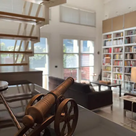 Ampio Loft Su Due Livelli Con Giardino Apartament *