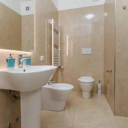 Appartement 12th Floor Diamond Tower - 72 *