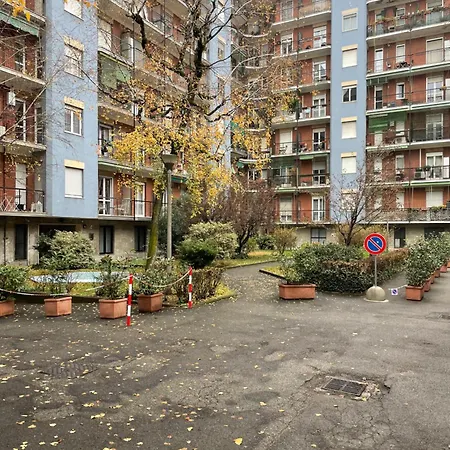 Apartment In Pieni Navigli *