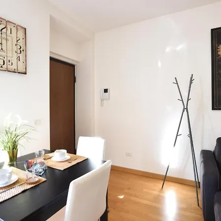 Stunning In With Kitchen Apartament *