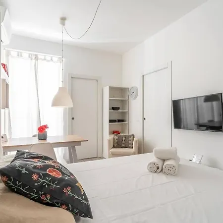 Cozy House On Navigli * Milano
