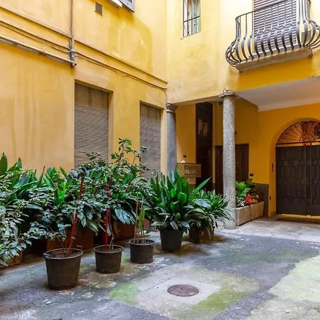 Brera Loft In Design District Apartment